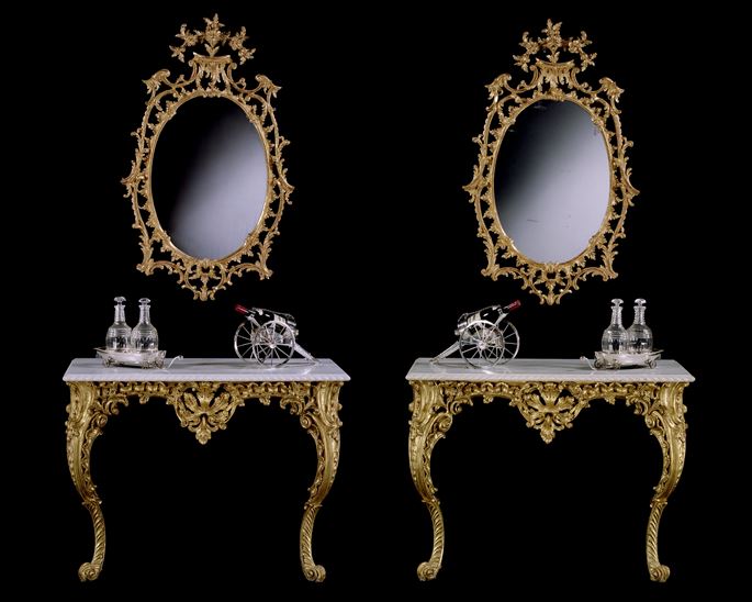 A PAIR OF GEORGE II CARVED GILTWOOD CONSOLE TABLES | MasterArt